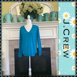 J.Crew V-neck lightweight sweater.size M/L